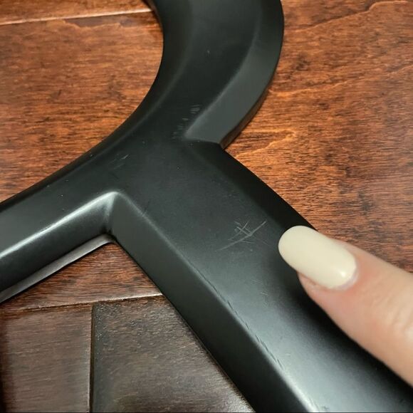 Wall Decor Individual Black Letters Spelling "Dream" - Picture 6 of 14